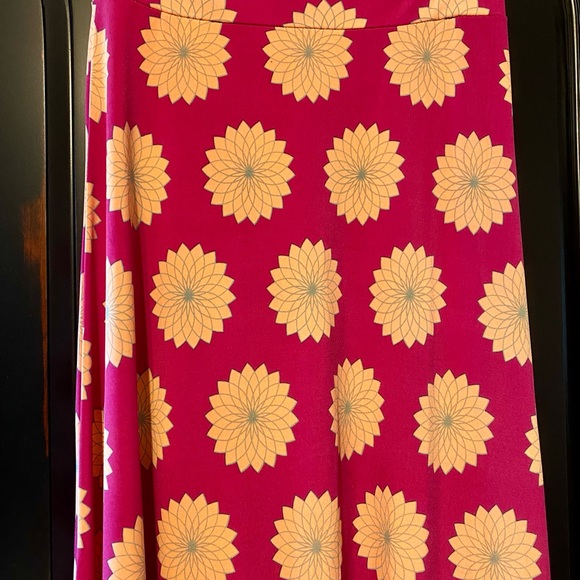 LuLaRoe Flowered Skirt - Picture 4 of 5